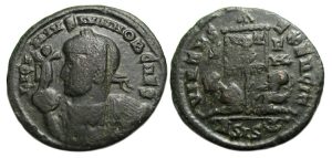 Licinius II Ae Follis : Standard and Captives